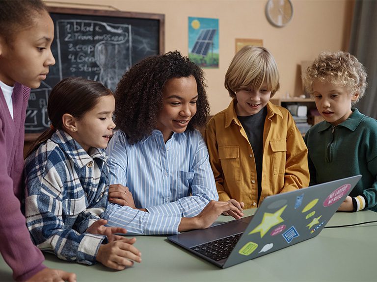 kids with computer jpg